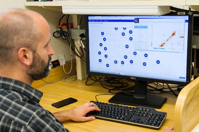 Semantic Technologies: Understanding and Processing the Meaning of Data